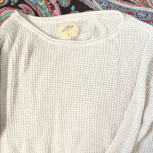 Hollister Women's Cream Sweater